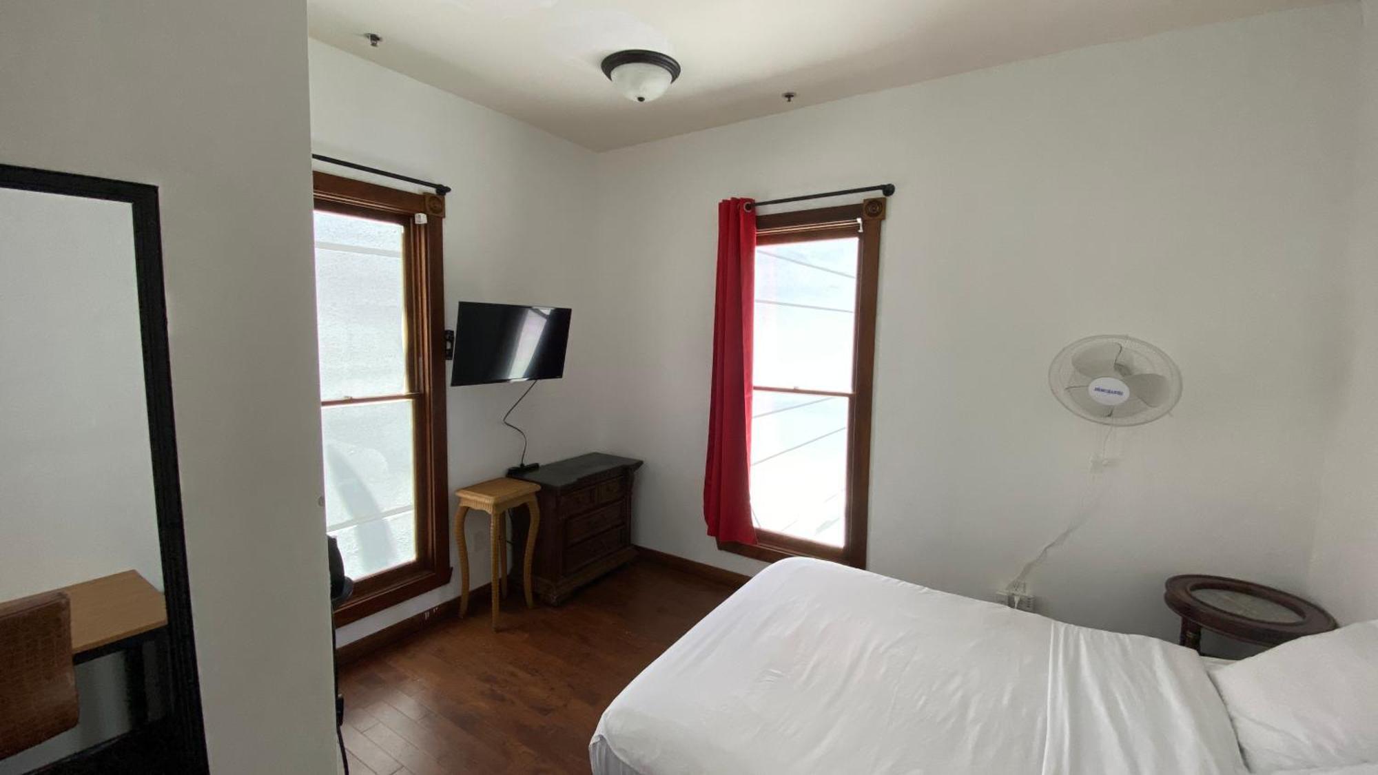 Ith San Diego Adventure Hostel (Adults Only) Экстерьер фото